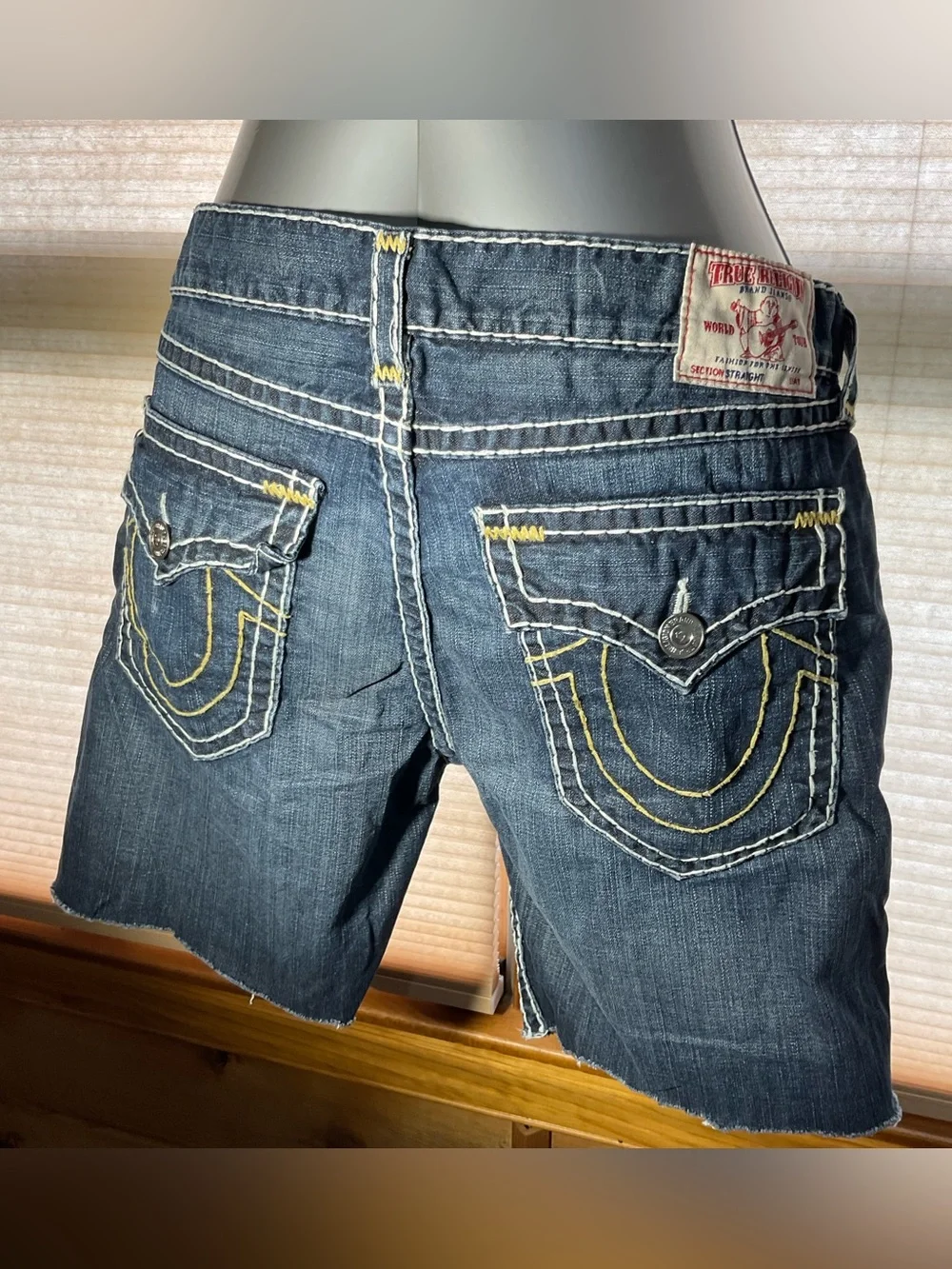 True Religion Men’s Cut Offs Shorts Size 40